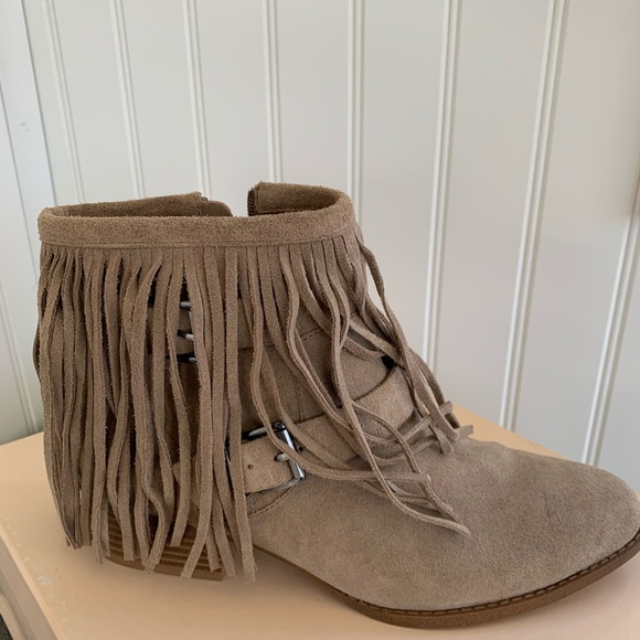 Never worn only tried on - Picture 2 of 6